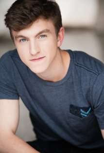 Актер Роуэн Кан