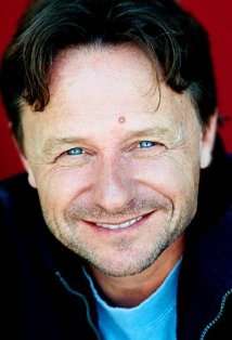 Актер Пол Уэнсли