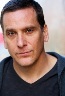 Актер Эндрю Джеймс Джонс