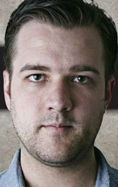 Актер Крис МакГарри