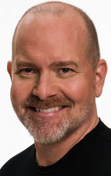 Актер Майк Генри