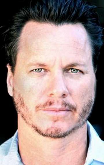 Актер Маркос А. Ферраез