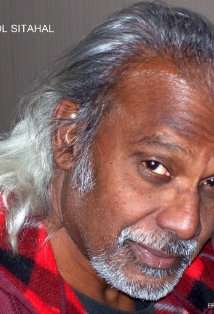 Актер Эррол Ситахал