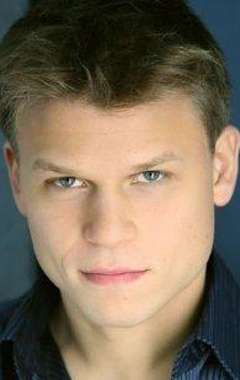 Актер Аарон Шварц