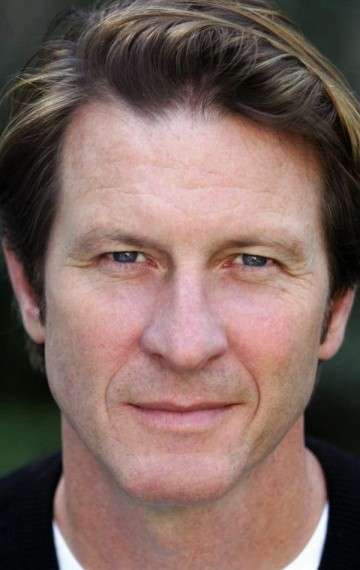 Актер Бретт Каллен