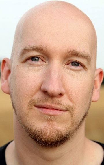 Актер Дэн Пул