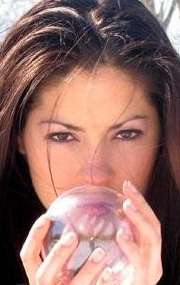 Актер Рейвен Сноу