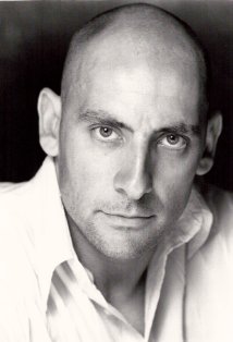 Актер Мэттью Стирлинг