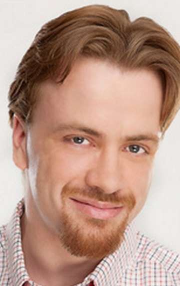 Актер Майкл Оливер