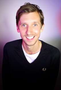 Актер Оливер Джексон