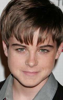 Актер Эйдан Митчелл