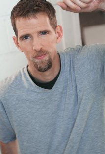 Актер Крис Саймондс