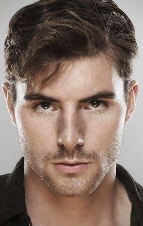 Актер Крис Ховард