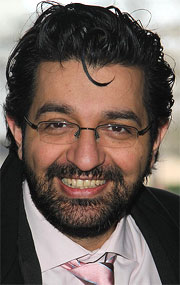 Актер Али Самади Ахади