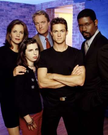 Сериал Сейчас или никогда